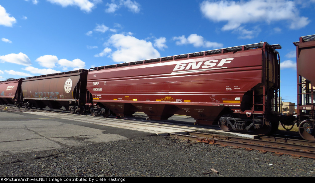 Brand new BNSF covered hopper